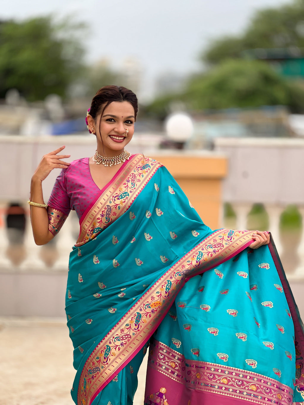 Vedant Vastram Soft Litchi Silk Paithani Jacquard Saree - Firozi