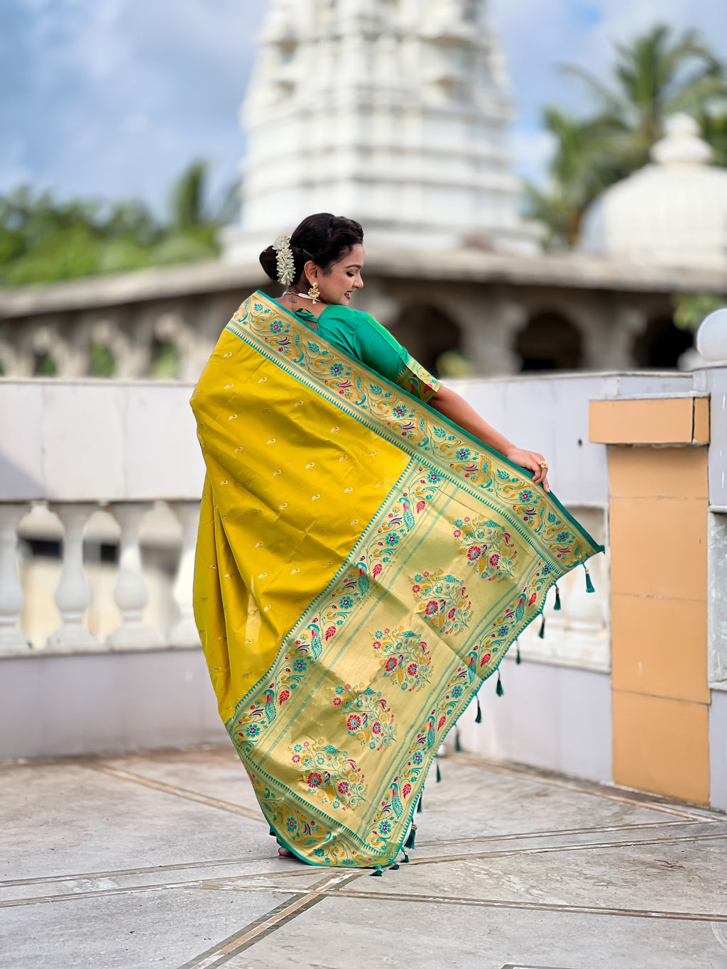 Vedant Vastram Soft Litchi Silk Paithani Jacquard Saree - Olive