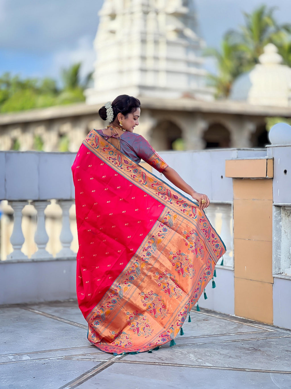 Vedant Vastram Soft Litchi Silk Paithani Jacquard Saree - Pink