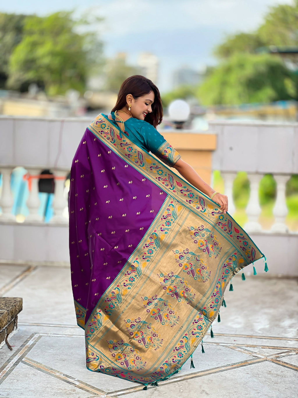 Vedant Vastram Soft Litchi Silk Paithani Jacquard Saree - Violet