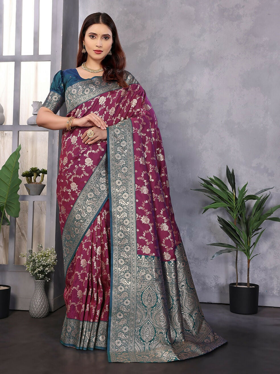 Joban Fashion Banarasi Magenta Woven Soft Silk Saree - Distacart