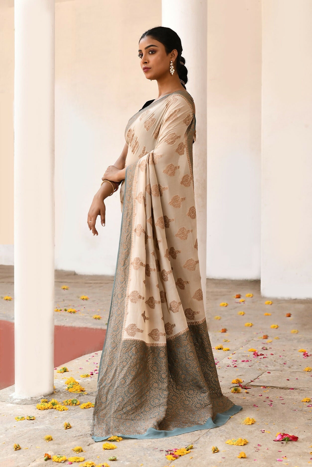 Joban Fashion Ivory Crepe Chiffon Pure Handloom Banarasi Silk Saree