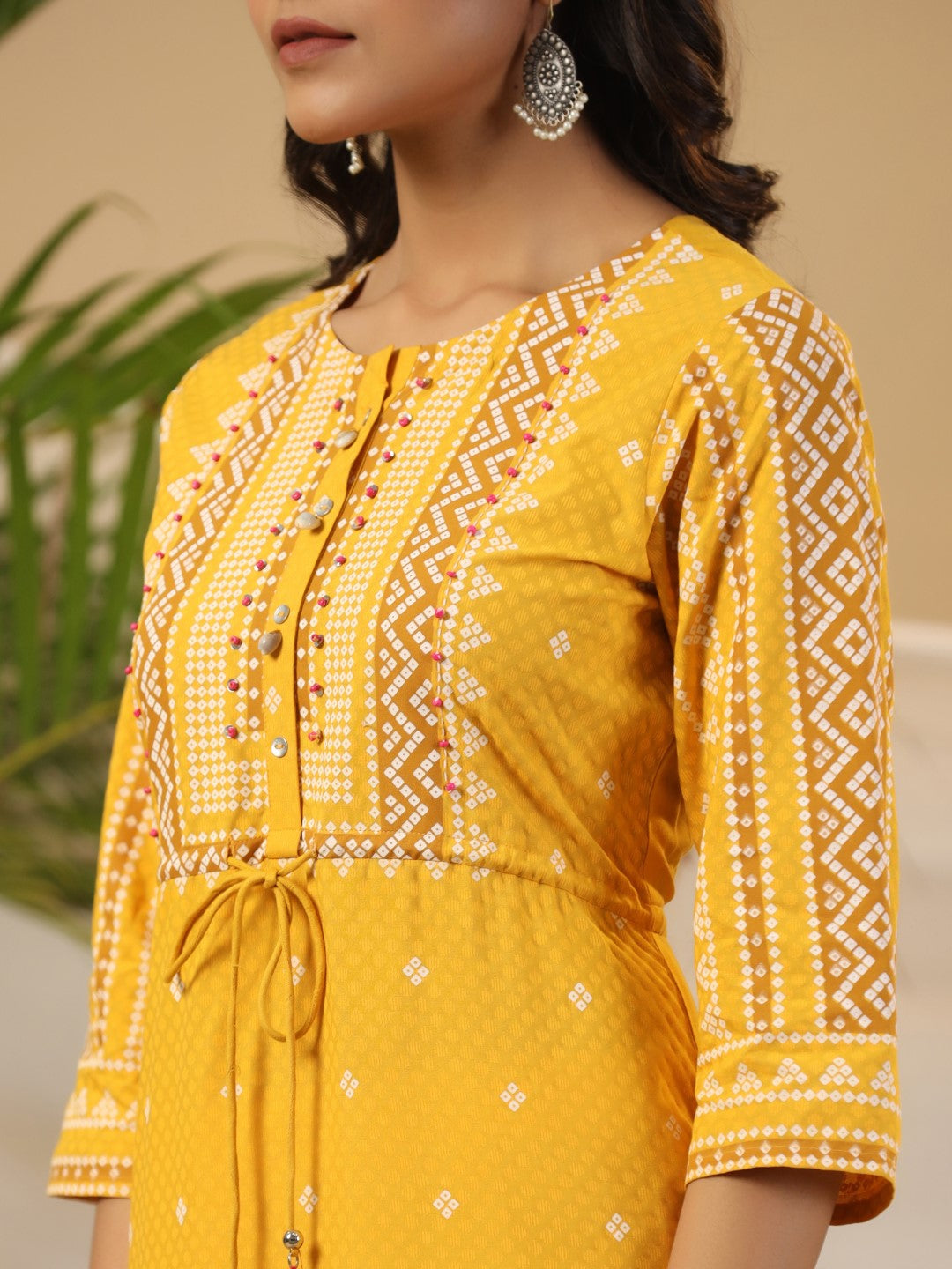 Juniper The Madhubala Women Mustard Geometric Printed Rayon Kurta With Contrast Beadwork Sequins & Tassels - Distacart