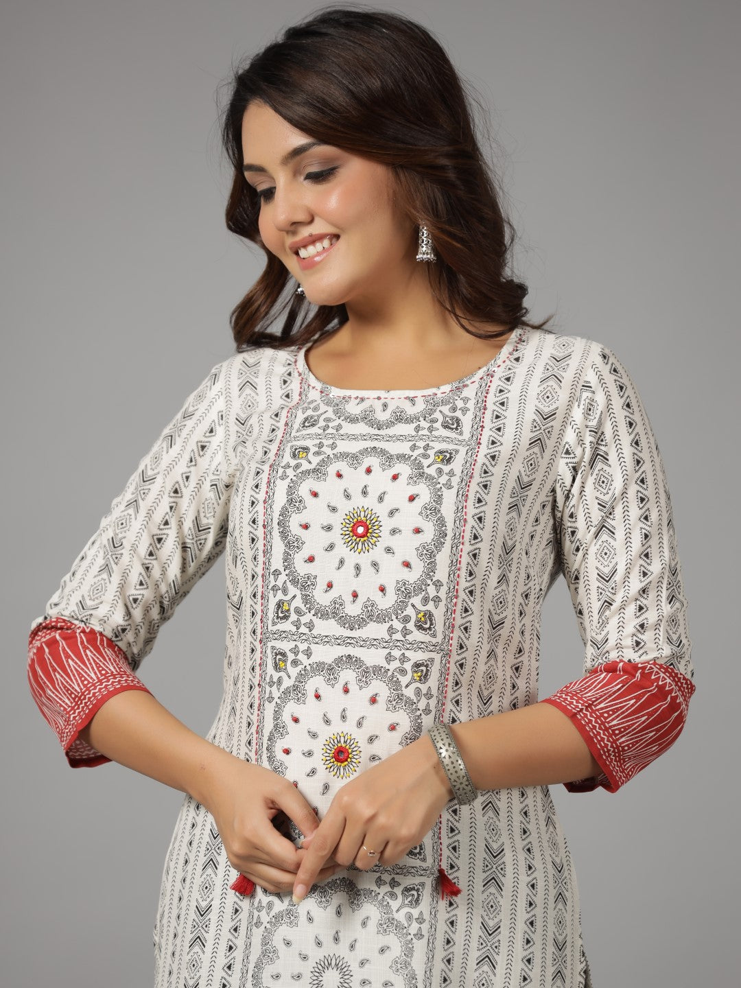 Juniper Women's White Ethnic Motif Printed Rayon Slub Kurta With Beads & Sequins