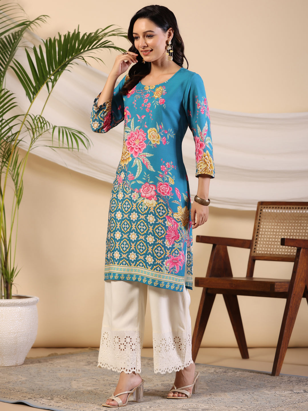 Juniper Women's Blue Rayon Floral Printed Straight Kurta