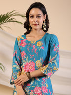 Juniper Women's Blue Rayon Floral Printed Straight Kurta