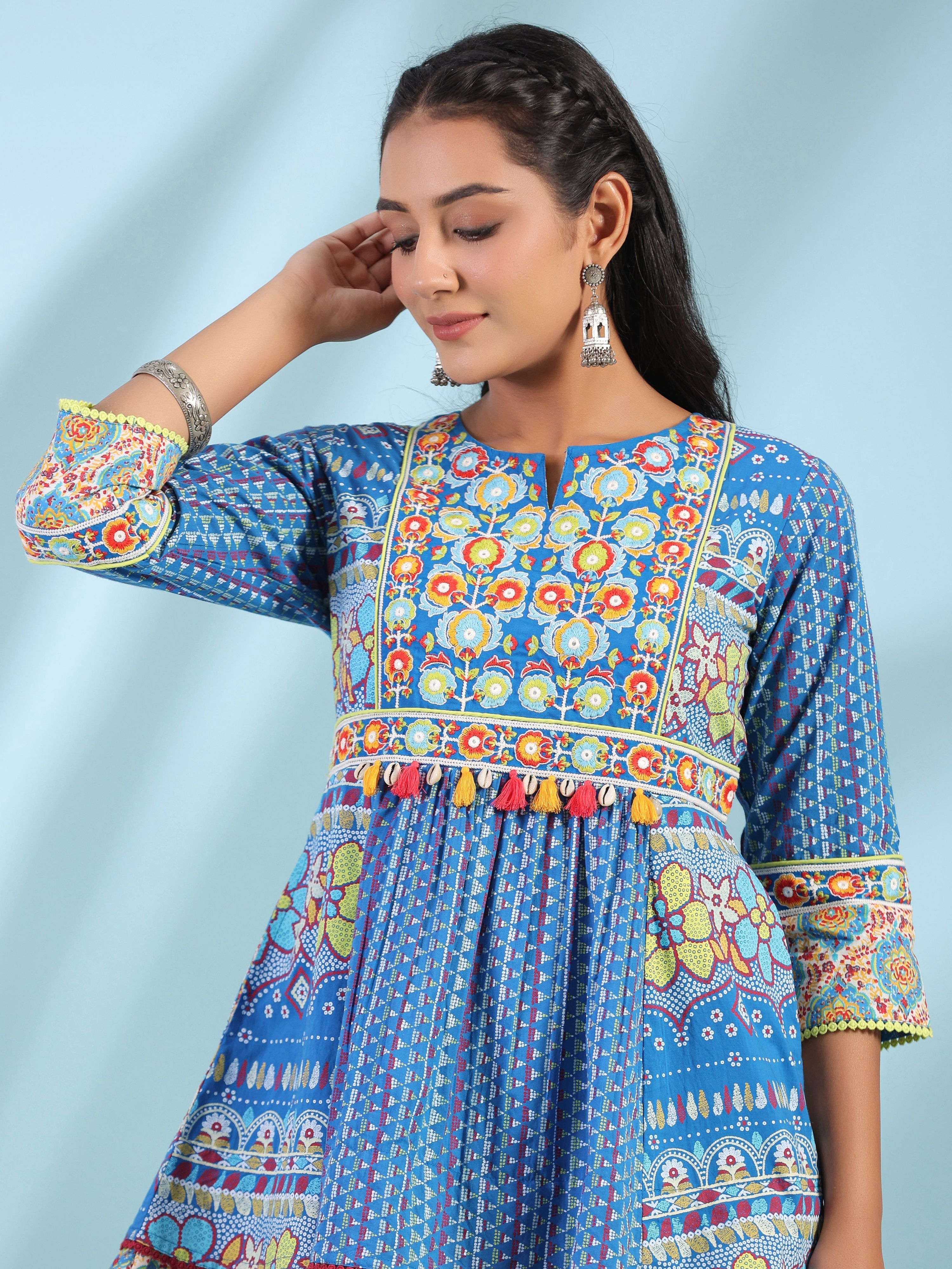 Juniper The Sujani Blue Floral Printed Pure Cotton Tunic With Thread Work