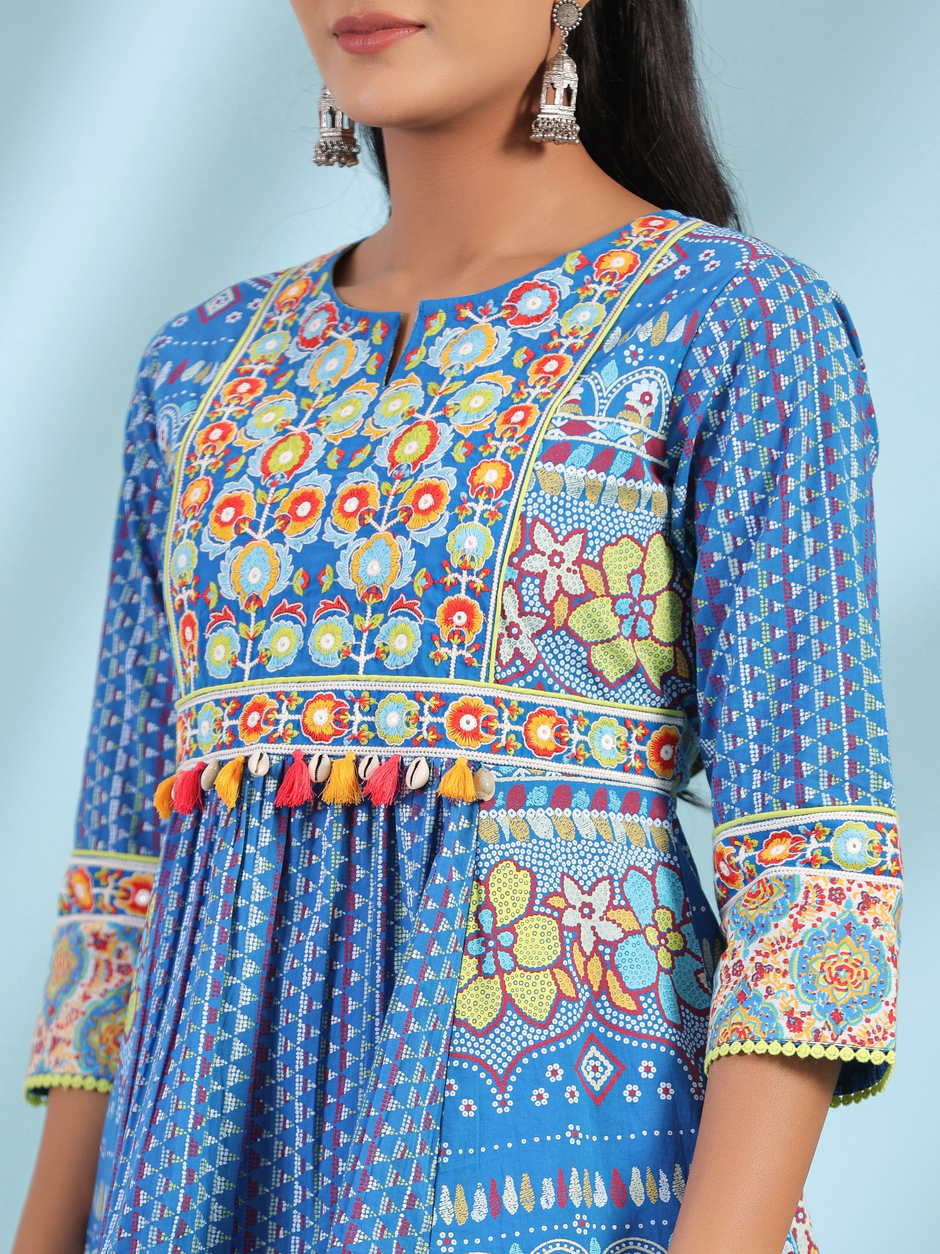 Juniper The Sujani Blue Floral Printed Pure Cotton Tunic With Thread Work