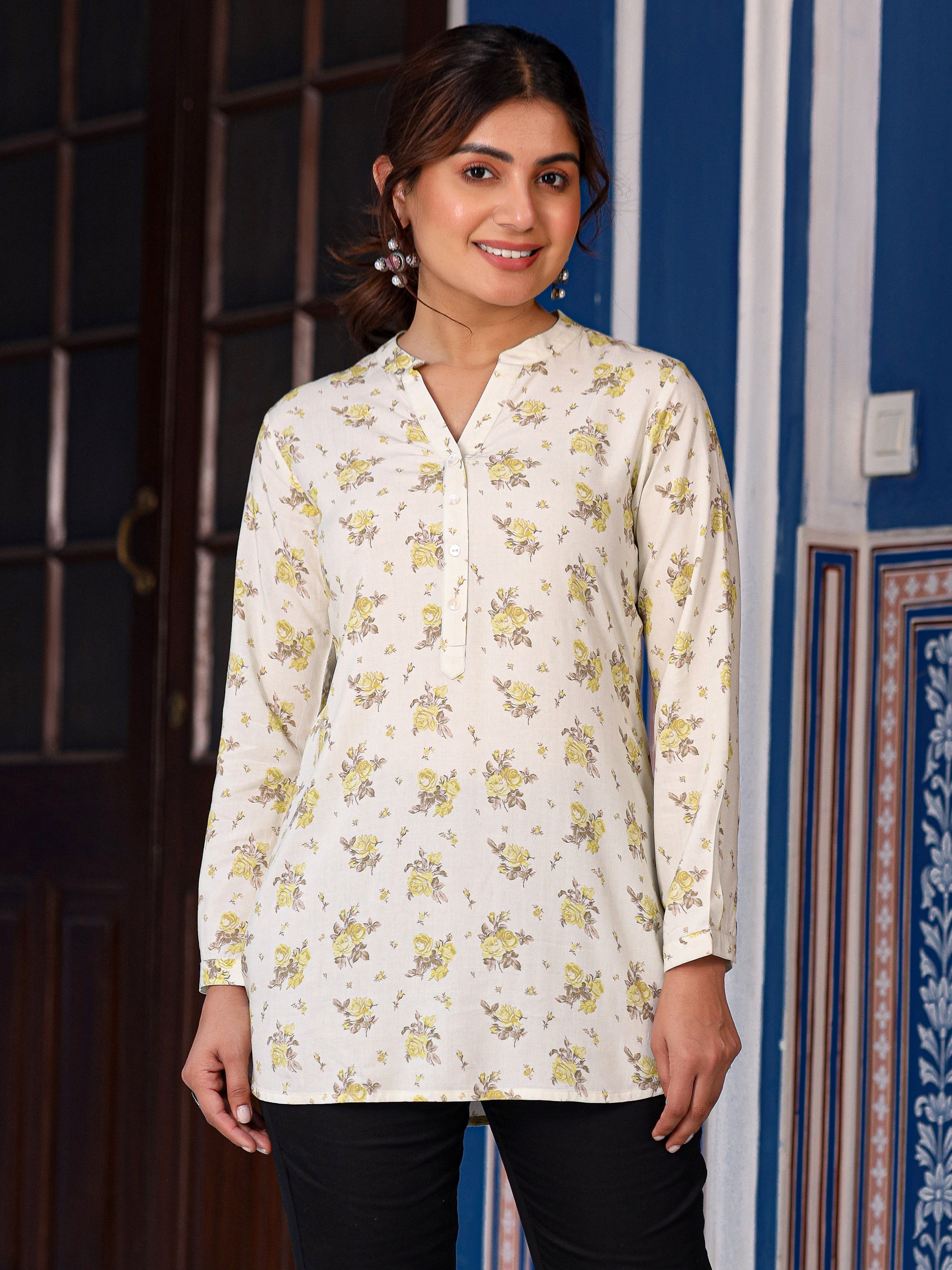 Juniper Women's Pista Green Floral Printed Tunic in Rayon