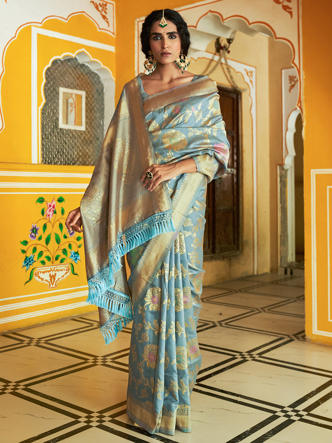 Janasya Grey Banarasi Silk Woven Floral Design Banarasi Saree
