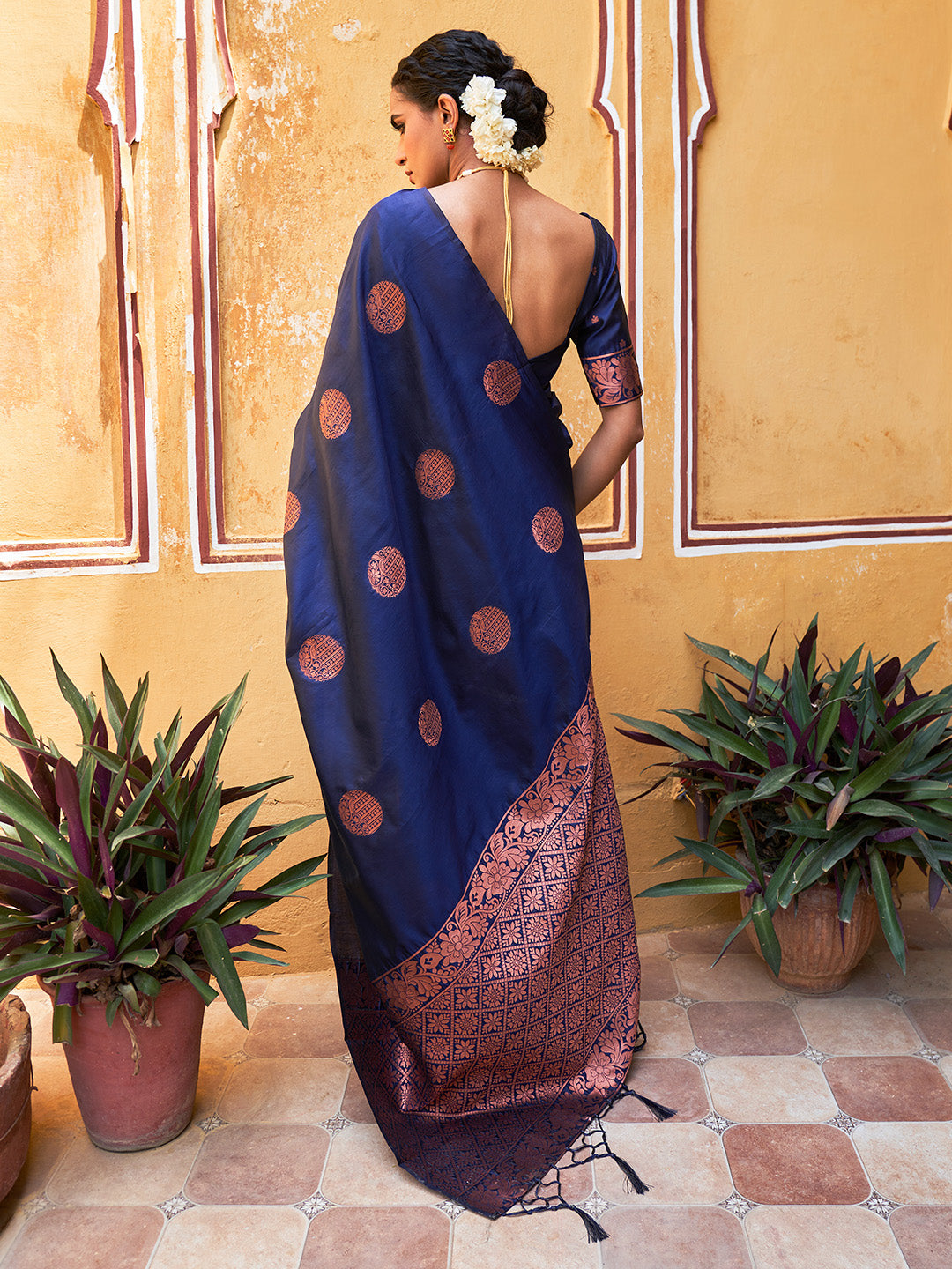 Janasya Navy Blue Kanjeevaram Silk Geometric Design Kanjeevaram Silk Saree