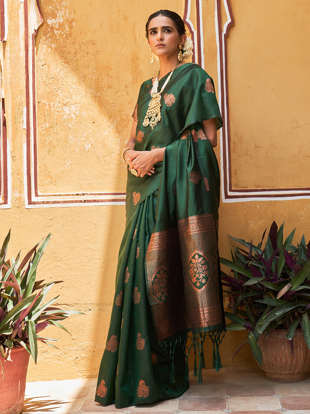 Janasya Green Kanjeevaram Silk Woven Ethnic Motifs Kanjeevaram Silk Saree