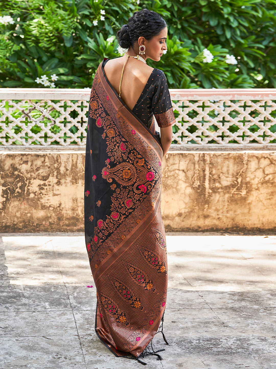 Janasya Black Banarasi Silk Woven Floral Design Banarasi Silk Saree - Distacart