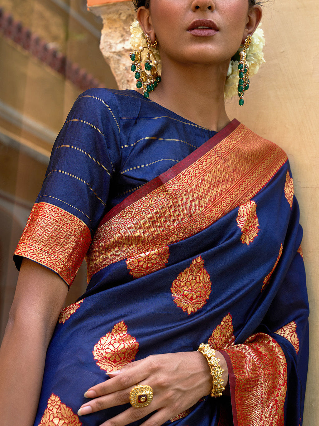 Janasya Navy Blue Silk Blend Woven Ethnic Motifs Woven Design Saree