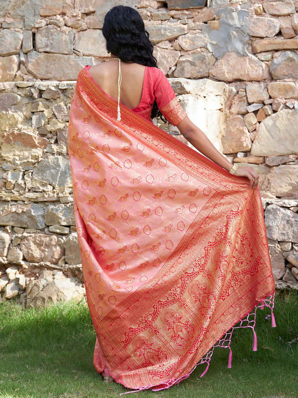 Janasya Peach Banarasi Silk Woven Dual Tone Floral Design Banarasi Silk Saree
