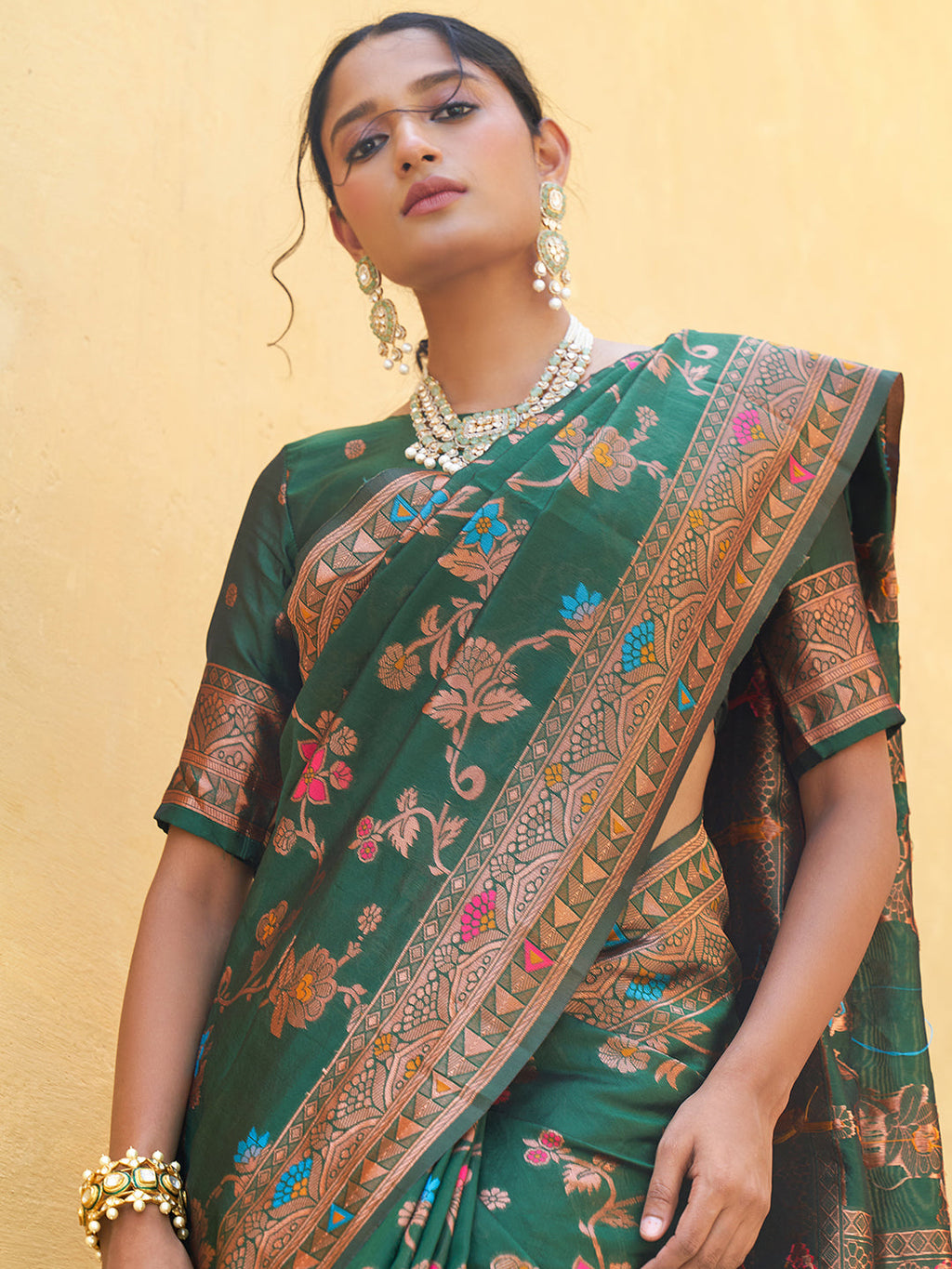 Janasya Green Banarasi Silk Woven Dual Tone Floral Design Banarasi Silk Saree