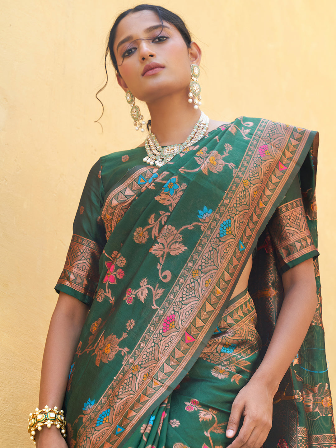 Janasya Green Banarasi Silk Woven Dual Tone Floral Design Banarasi Silk Saree