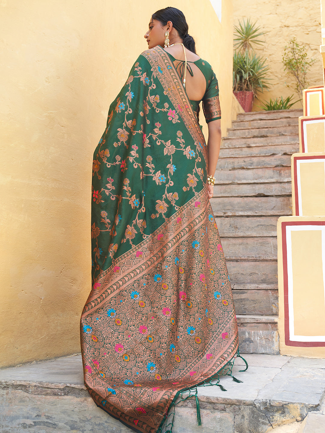 Janasya Green Banarasi Silk Woven Dual Tone Floral Design Banarasi Silk Saree