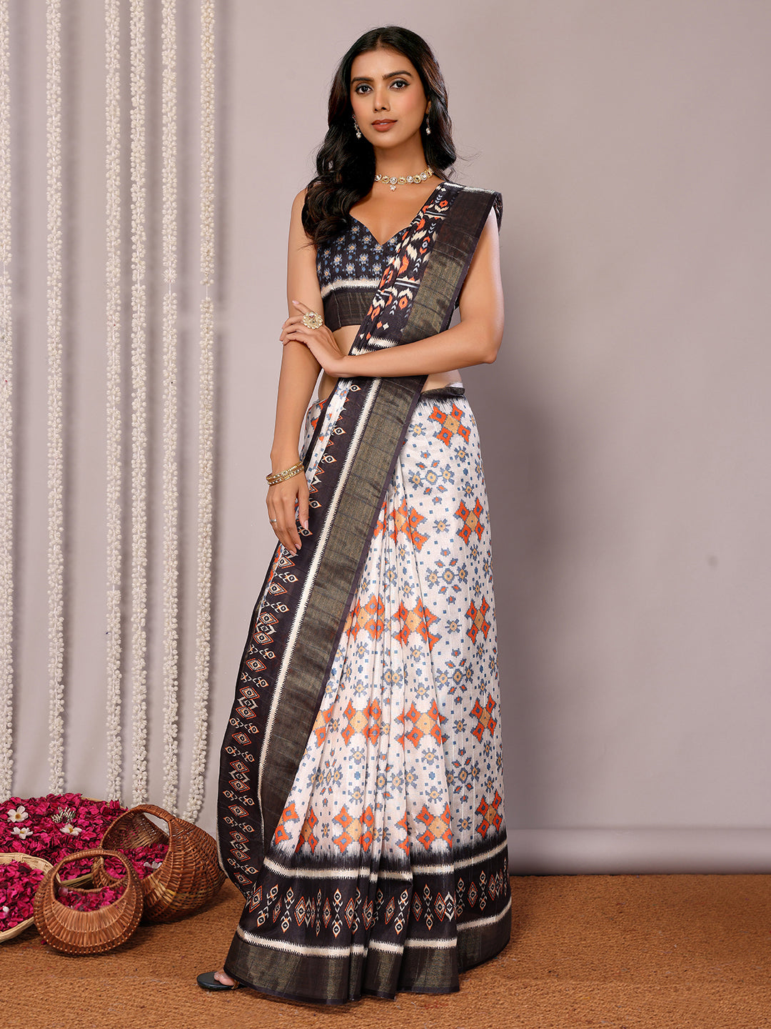 Janasya White & Black Chanderi Silk Ikkat Printed Saree - Distacart