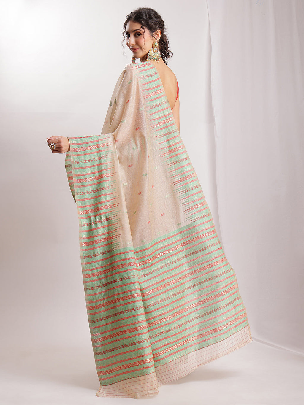 Janasya Beige Silk Blend Ikkat Jacquard Saree - Distacart