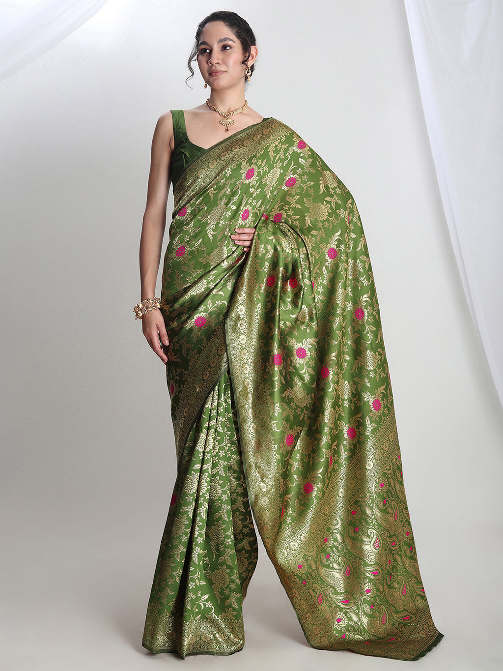 Janasya Green Silk Blend Floral Jacquard Saree - Distacart