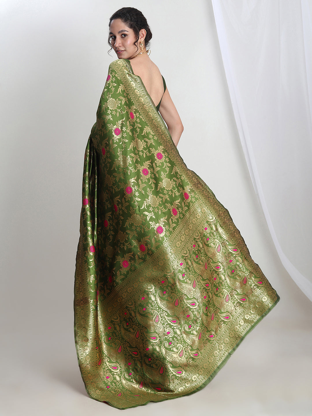 Janasya Green Silk Blend Floral Jacquard Saree - Distacart