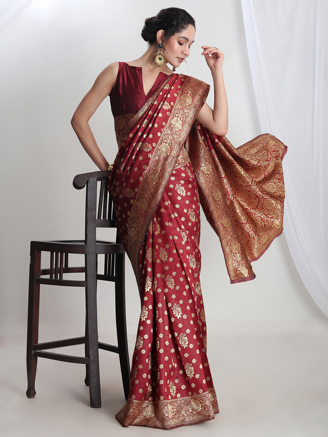 Janasya Maroon Silk Blend Floral Jacquard Saree - Distacart