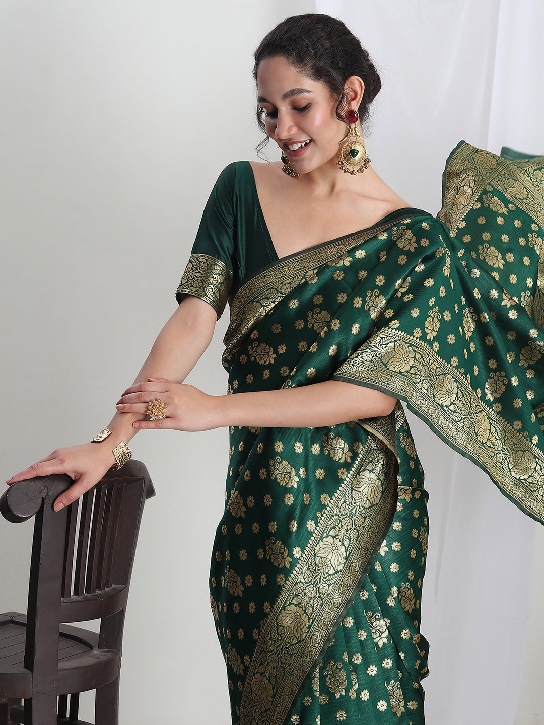 Janasya Green Silk Blend Floral Jacquard Saree - Distacart
