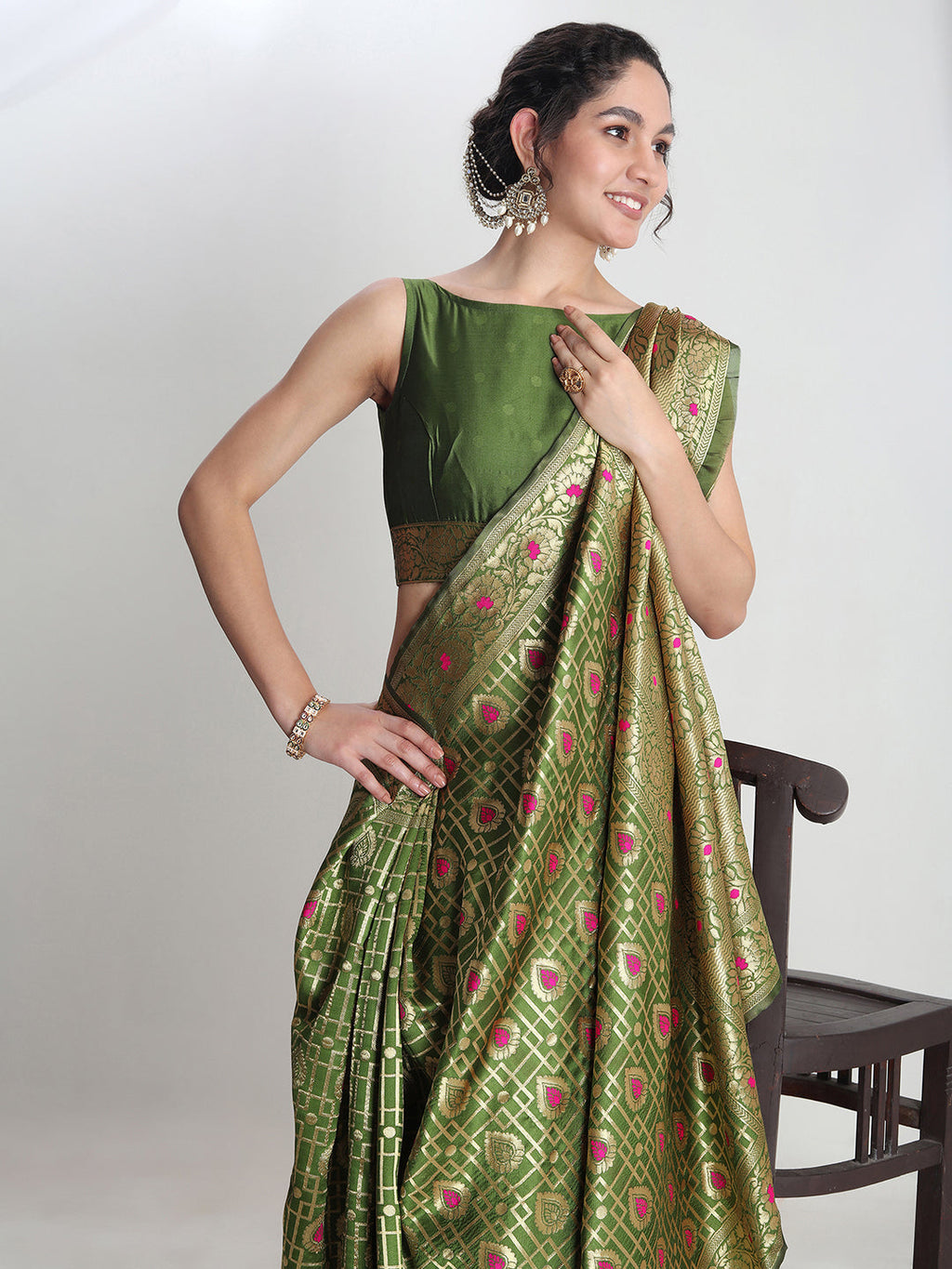 Janasya Green Silk Blend Ethnic Motifs Jacquard Saree - Distacart