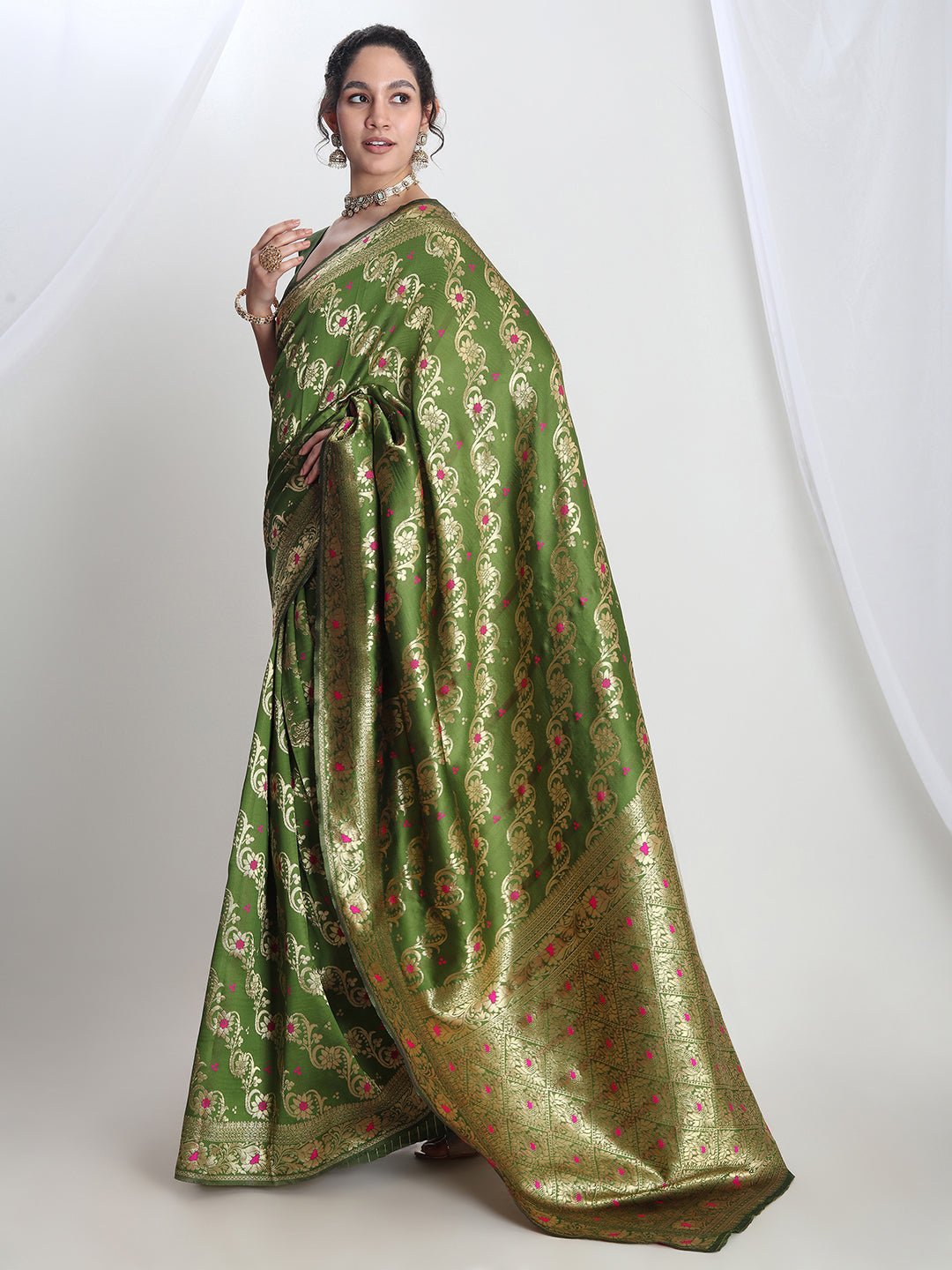 Janasya Green Silk Blend Floral Jacquard Saree - Distacart