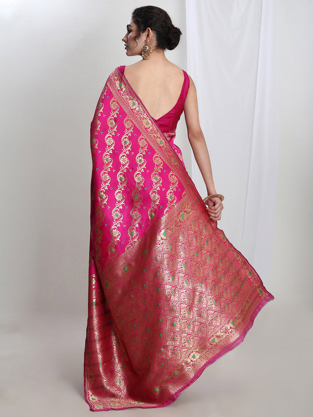 Janasya Pink Silk Blend Floral Jacquard Saree - Distacart