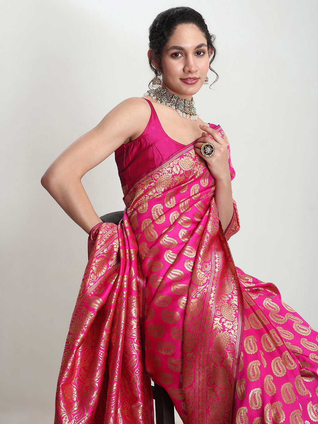 Janasya Pink Silk Blend Paisley Jacquard Saree - Distacart