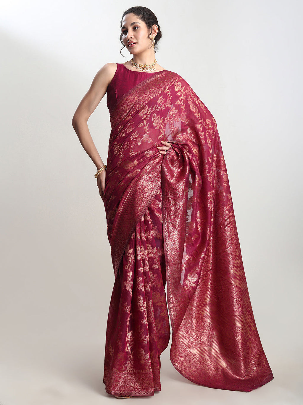 Janasya Magenta Silk Blend Floral Jacquard Saree - Distacart
