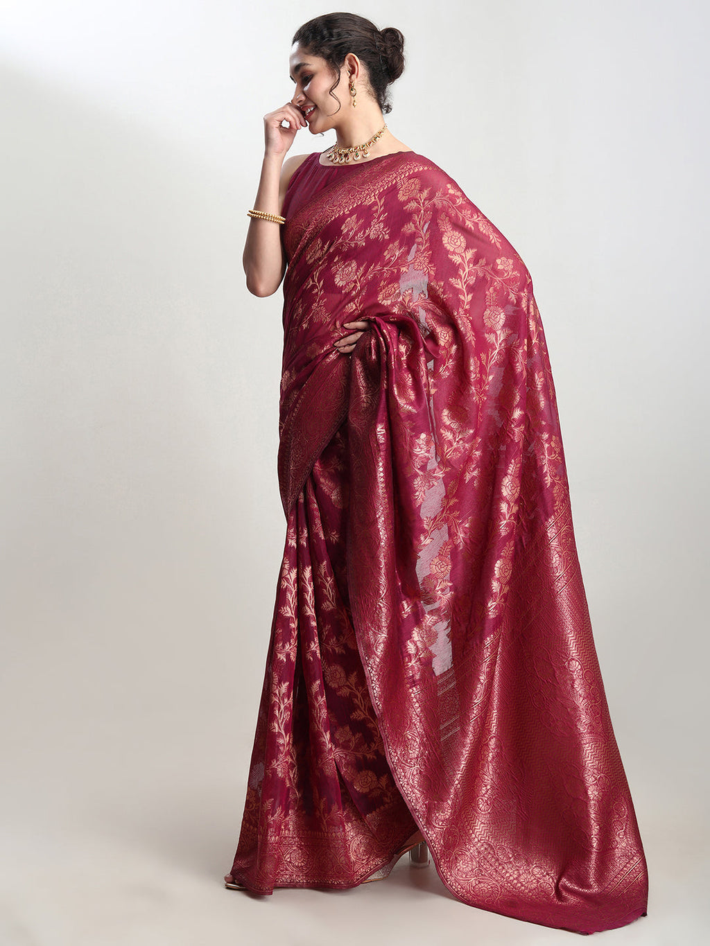 Janasya Magenta Silk Blend Floral Jacquard Saree - Distacart