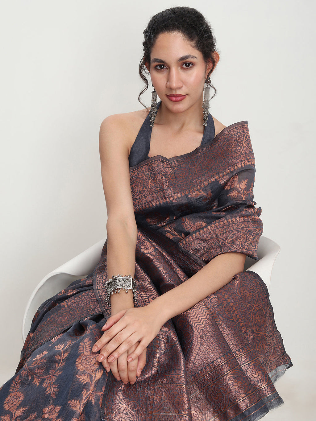 Janasya Grey Silk Blend Floral Jacquard Saree - Distacart