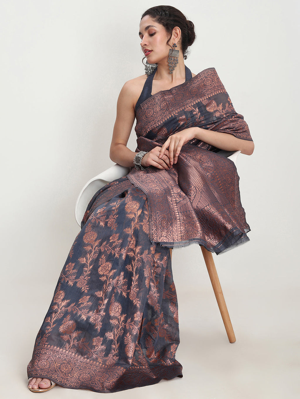 Janasya Grey Silk Blend Floral Jacquard Saree - Distacart