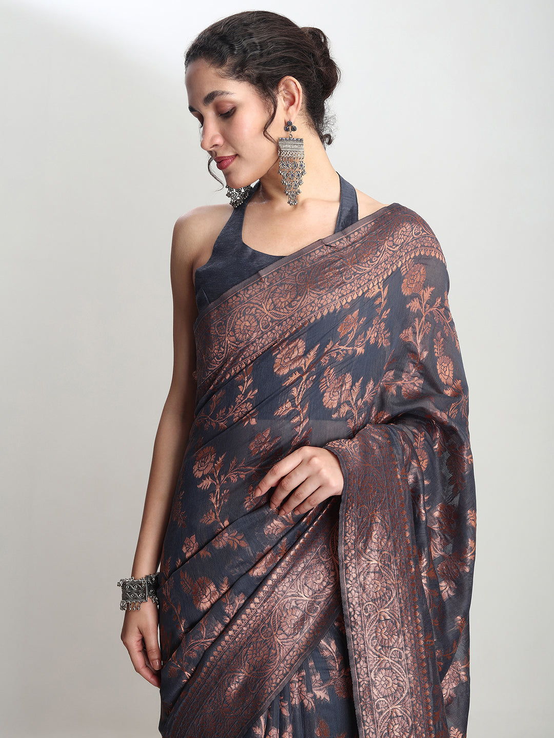 Janasya Grey Silk Blend Floral Jacquard Saree - Distacart