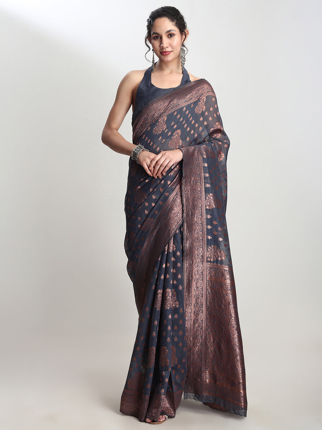 Janasya Grey Silk Blend Floral Jacquard Saree - Distacart