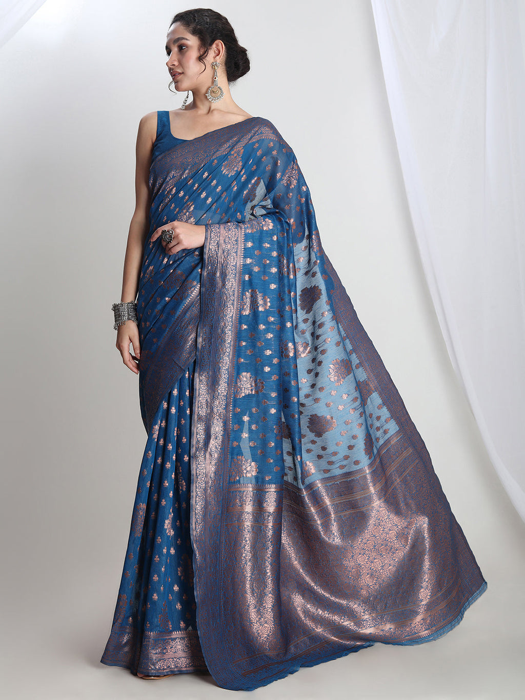Janasya Teal Blue Silk Blend Floral Jacquard Saree - Distacart