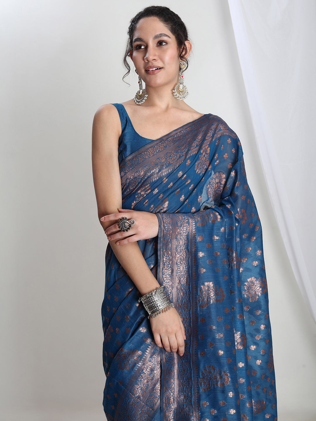 Janasya Teal Blue Silk Blend Floral Jacquard Saree - Distacart
