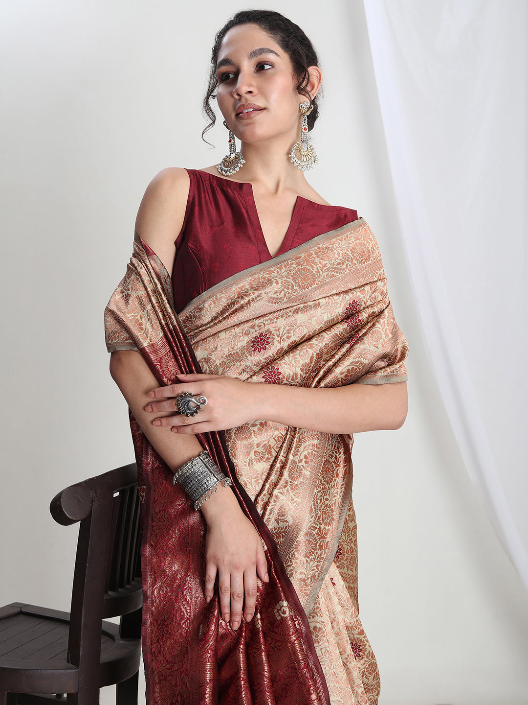 Janasya Beige Silk Blend Floral Jacquard Saree - Distacart