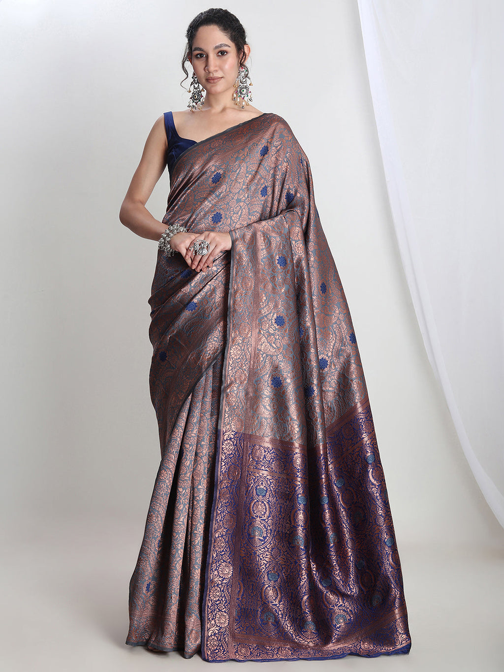 Janasya Grey Silk Blend Floral Jacquard Saree - Distacart