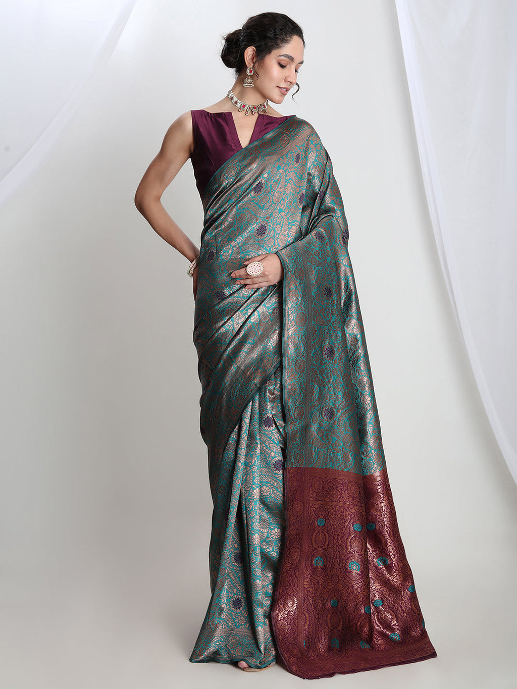 Janasya Sea Green Silk Blend Floral Jacquard Saree - Distacart