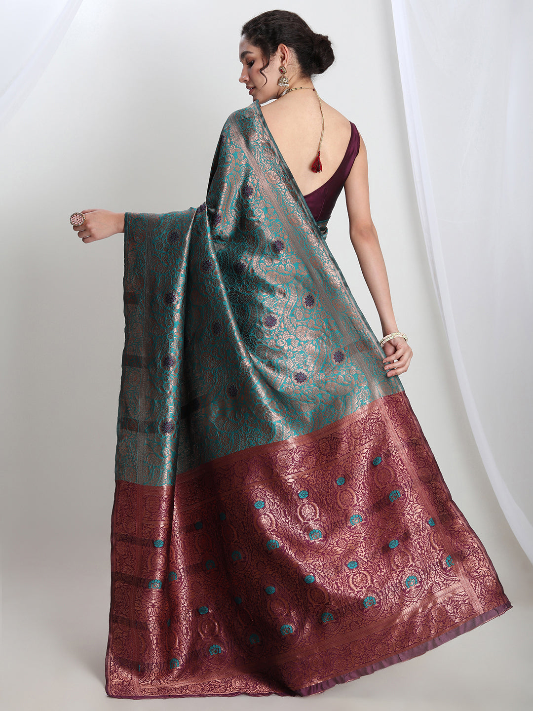 Janasya Sea Green Silk Blend Floral Jacquard Saree - Distacart