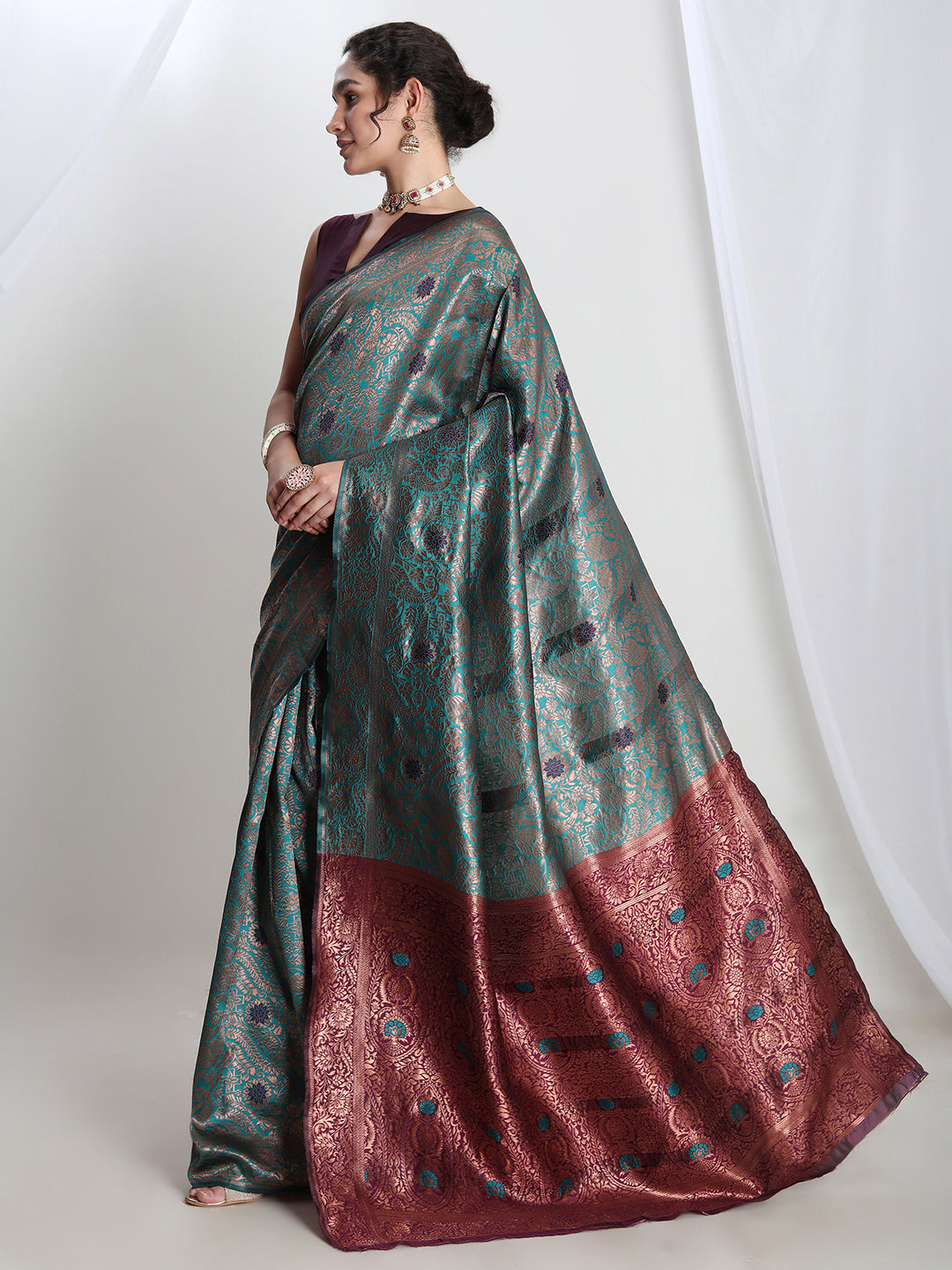 Janasya Sea Green Silk Blend Floral Jacquard Saree - Distacart