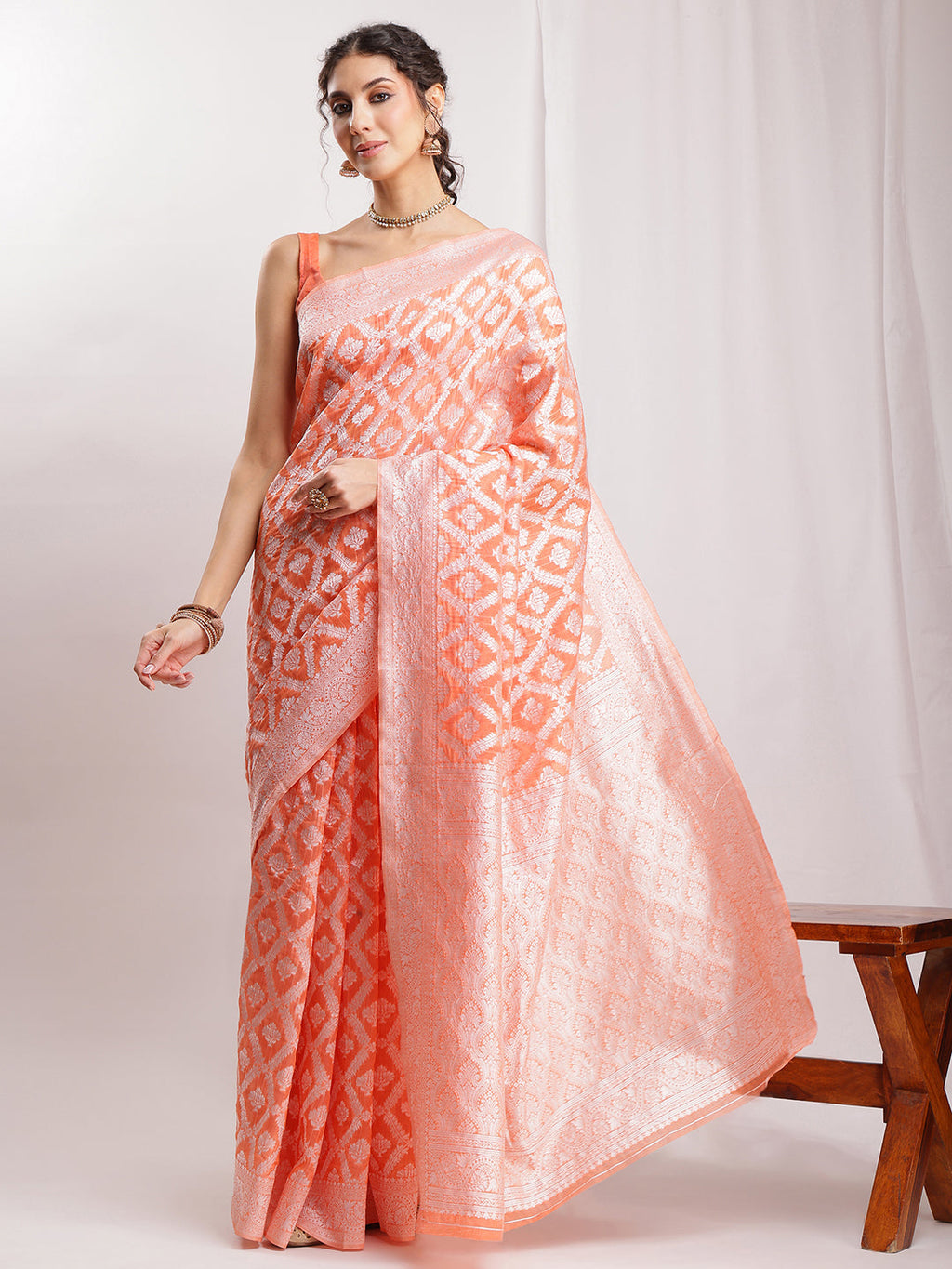 Janasya Peach Silk Blend Floral Jacquard Saree - Distacart