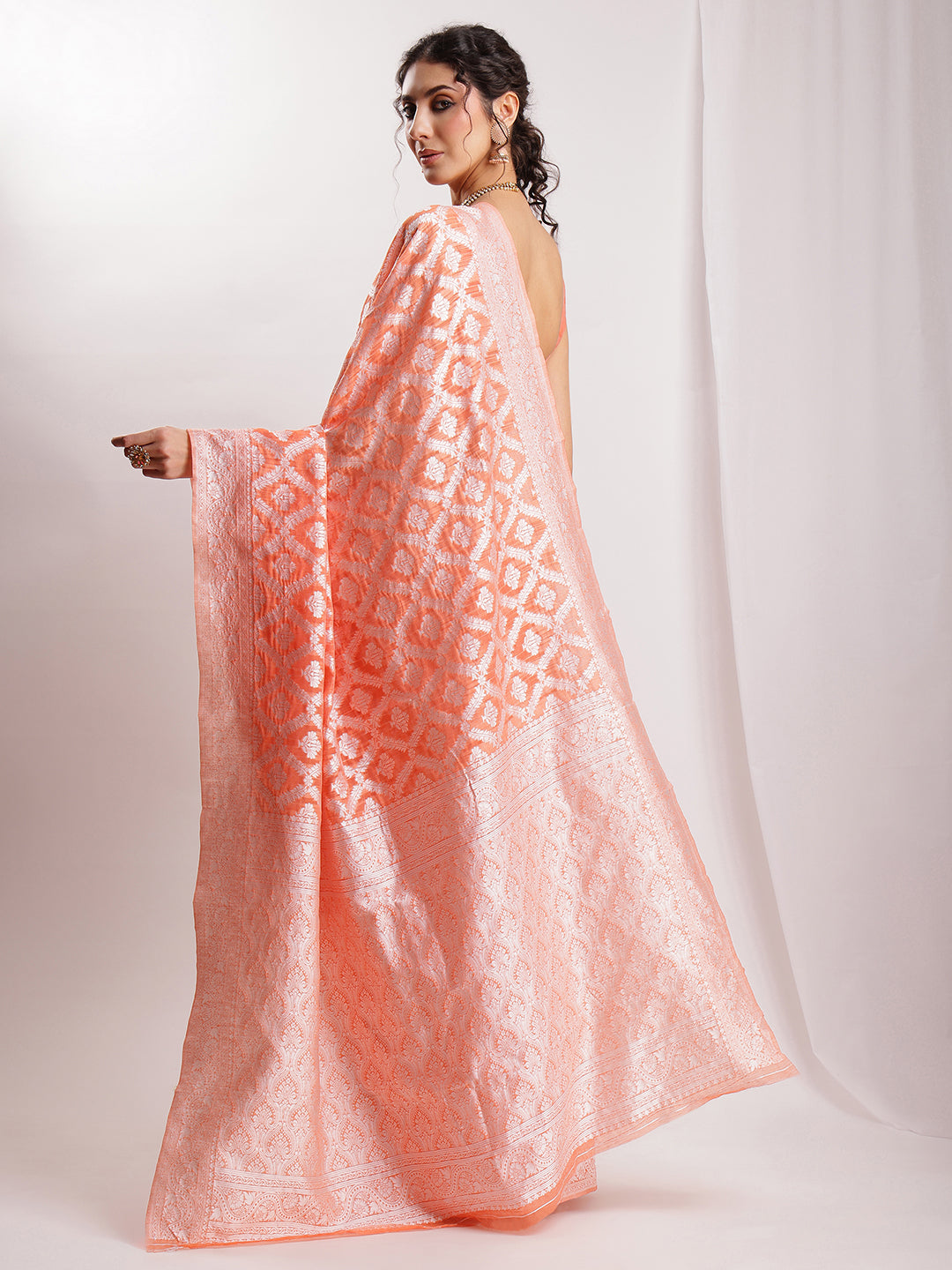 Janasya Peach Silk Blend Floral Jacquard Saree - Distacart