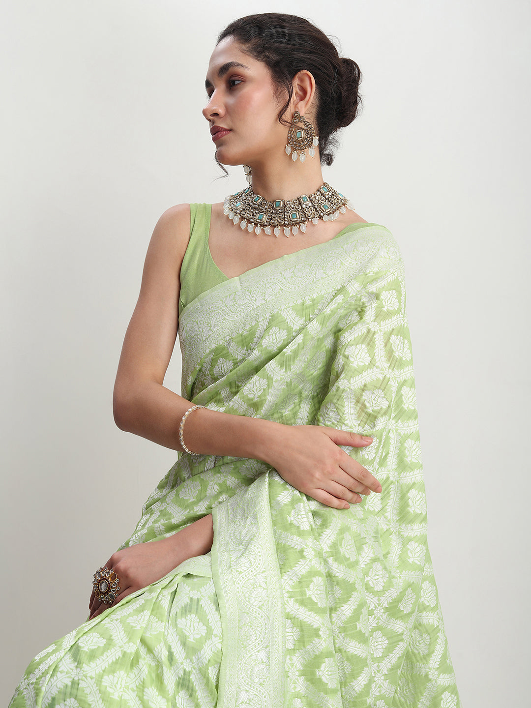 Janasya Light Green Silk Blend Floral Jacquard Saree - Distacart
