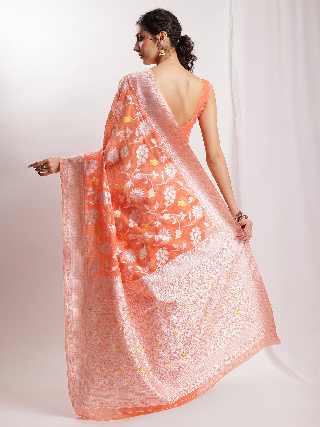 Janasya Peach Silk Blend Floral Jacquard Saree - Distacart