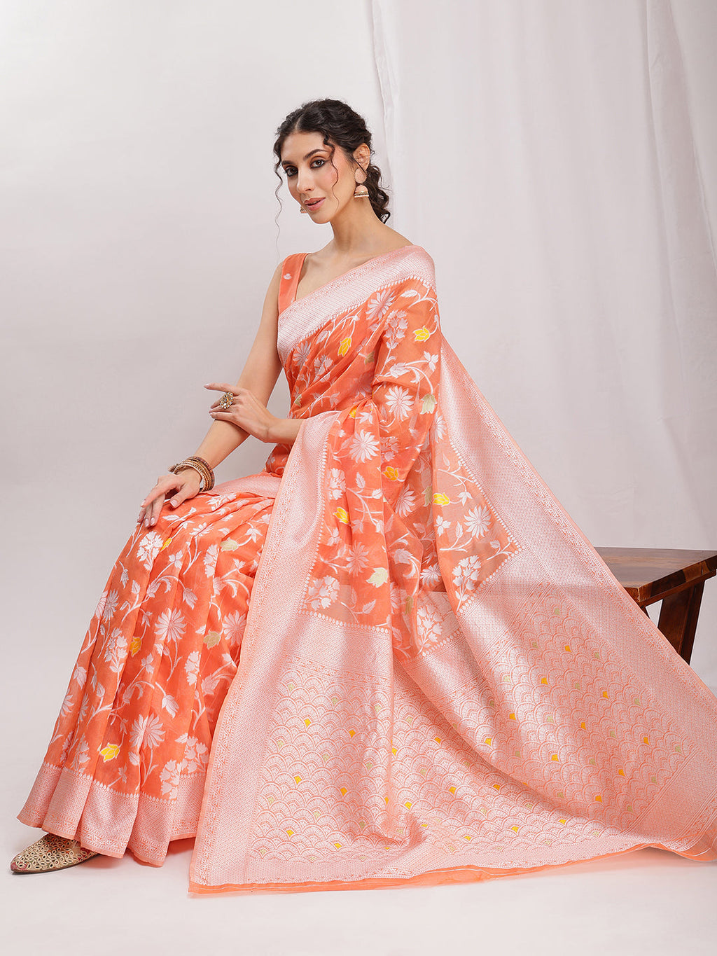 Janasya Peach Silk Blend Floral Jacquard Saree - Distacart